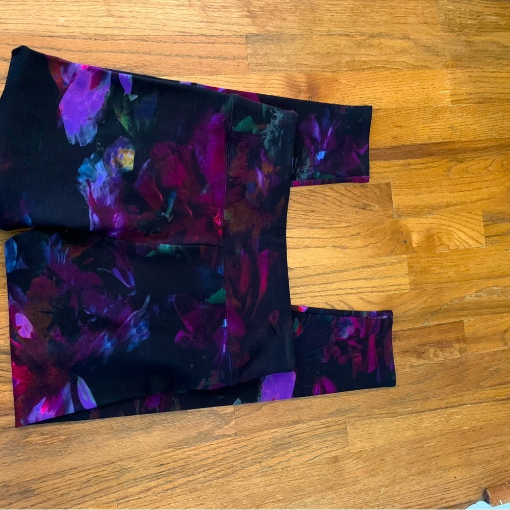 Soft Surroundings Pink,purple floral leggings, M - Picture 3 of 4